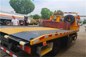 霍城附近拖车电话号码服务