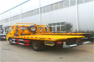 霍城附近拖车救援搭电